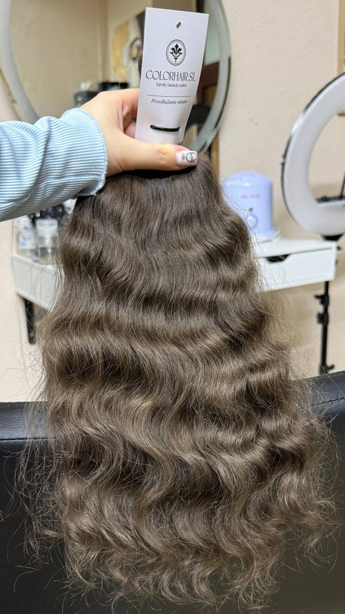 40 cm (16 inch) premium raw Slavic wavy hair extension, cold-bleached black color, single donor