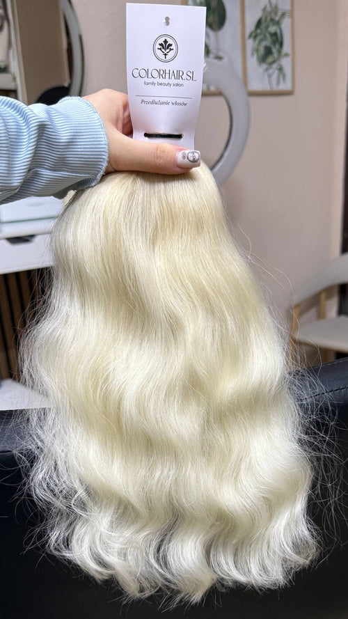 35 cm (14 inch) premium raw Slavic wavy hair extension, cold-bleached blonde color, single donor