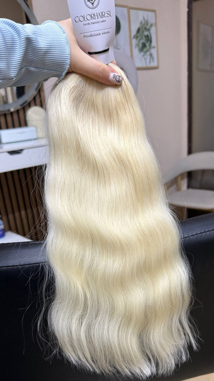 40 cm (16 inch) premium raw Slavic wavy hair extension, cold-bleached blonde color, single donor