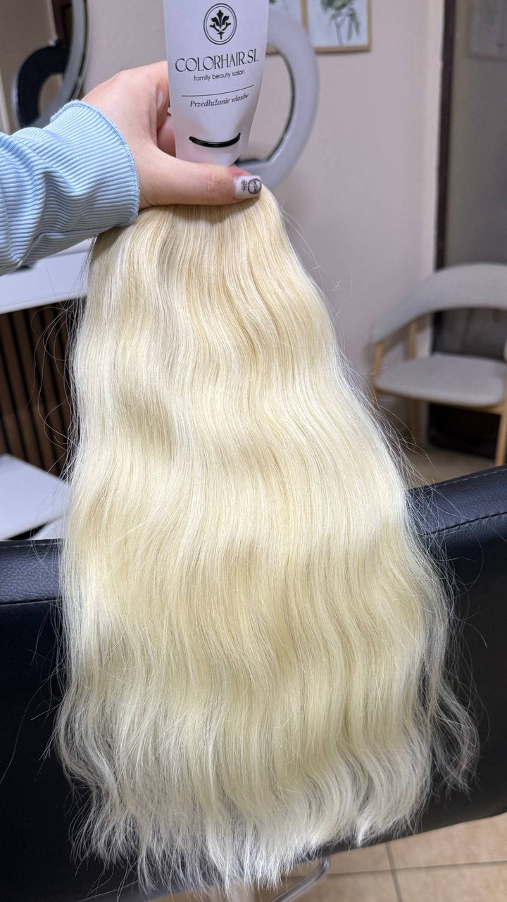 45 cm (18 inch) premium raw Slavic wavy hair extension, cold-bleached Blonde color, single donor