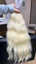 45 cm (18 inch) premium raw Slavic wavy hair extension, cold-bleached Blonde color, single donor