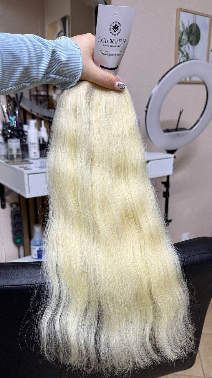 50 cm (20 inch) premium raw Slavic wavy hair extension, cold-bleached blonde color, single donor