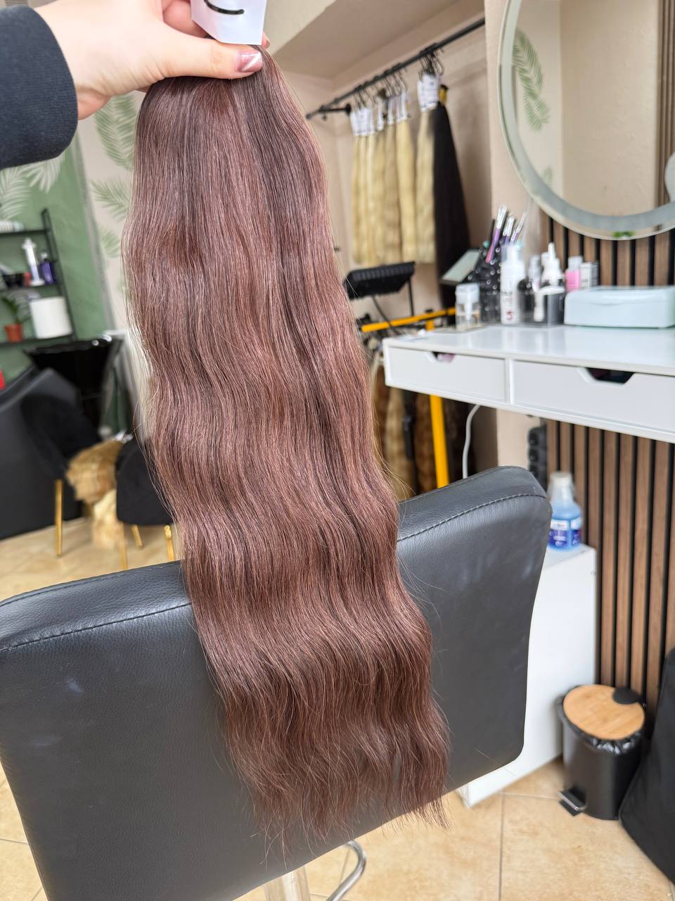 55 cm (22 inch) premium raw Slavic wavy hair extension, cold-bleached brown color, single donor