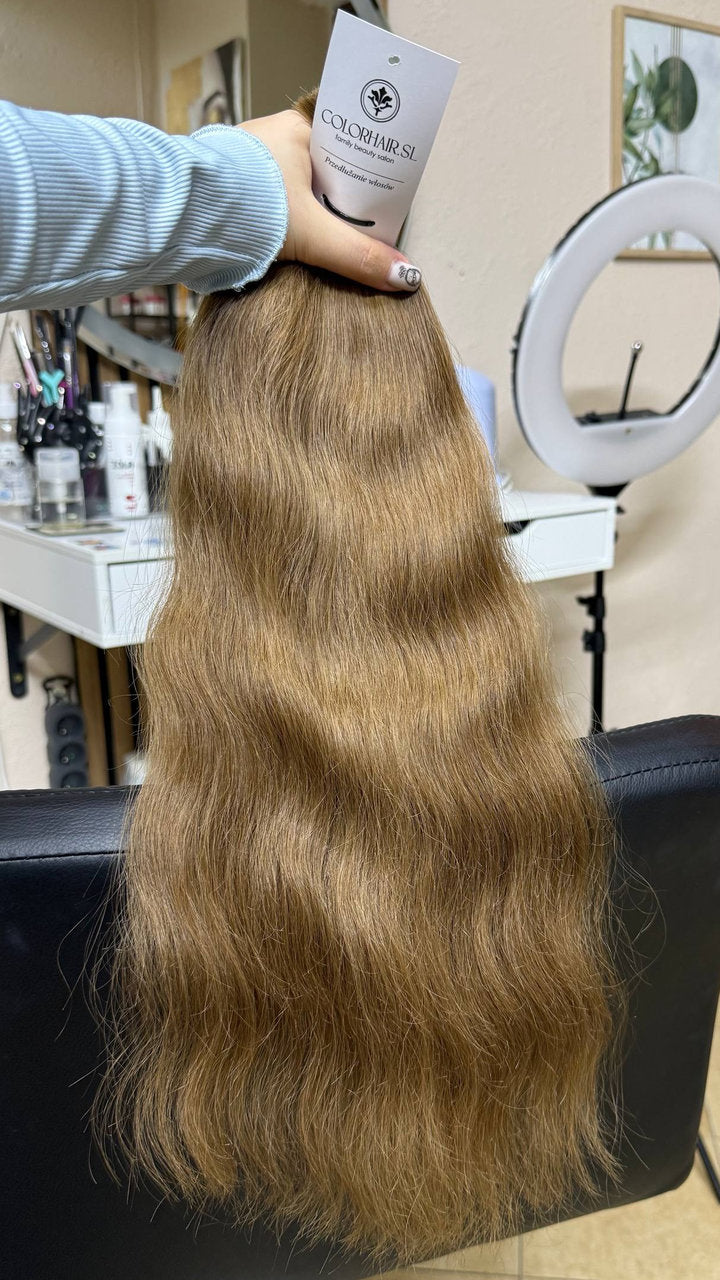 50 cm (20 inch) premium raw Slavic wavy hair extension, cold-bleached Honey Blonde color, single donor